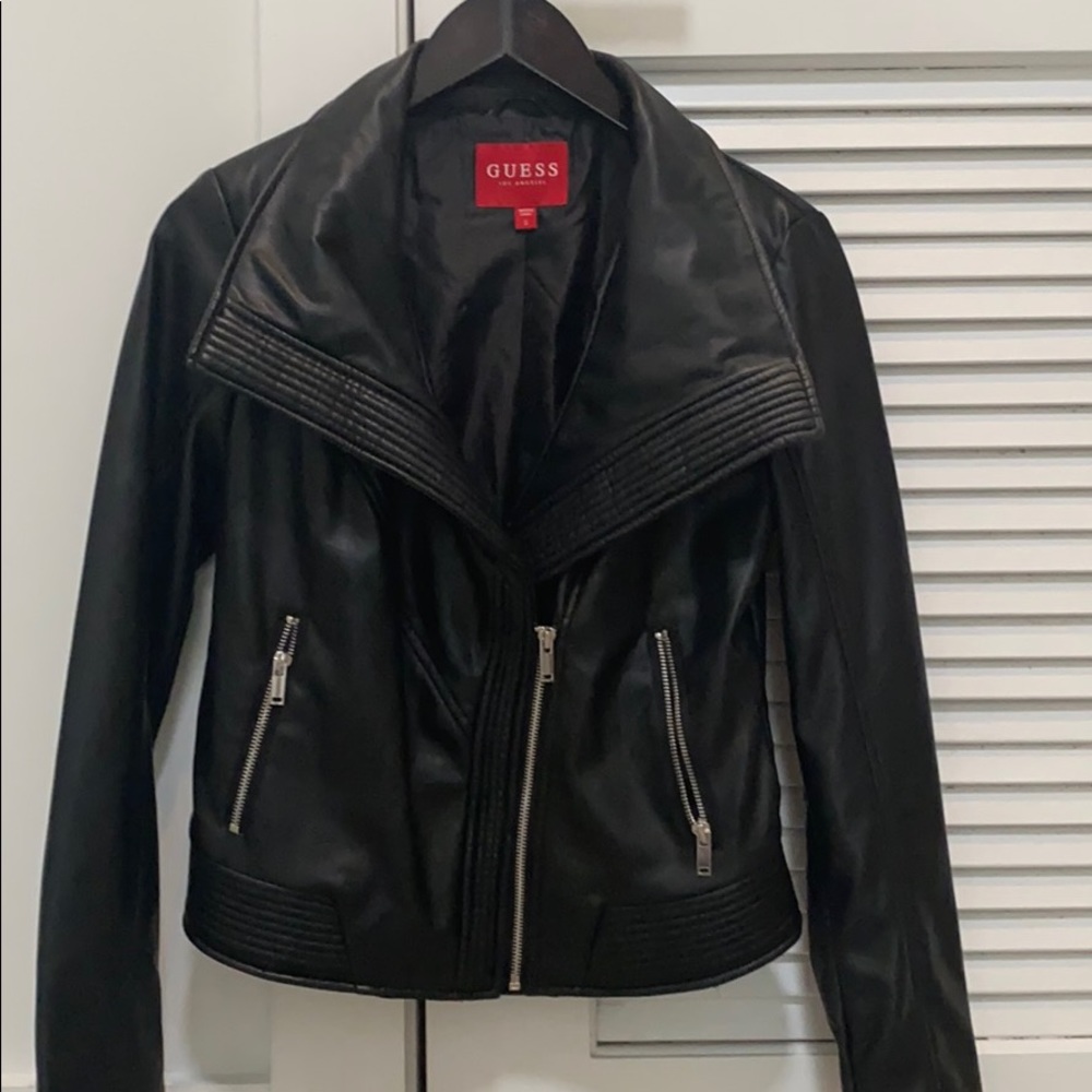 New without tags GUESS MOTTO JACKET 🔥